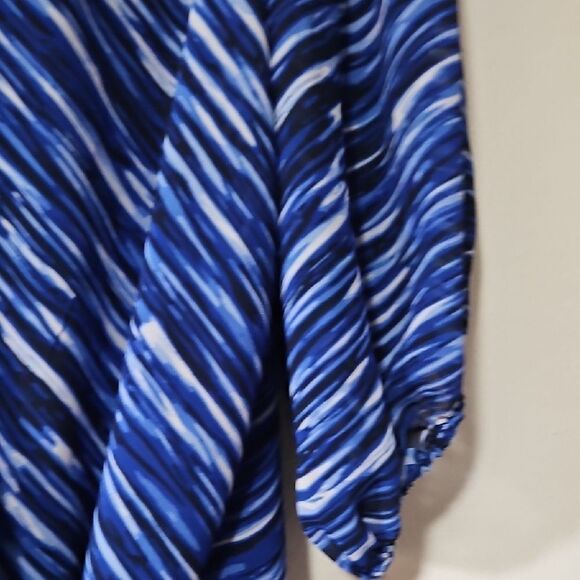 Vince Camuto Blue Wrap Blouse 3/4 Sleeve - Picture 5 of 7